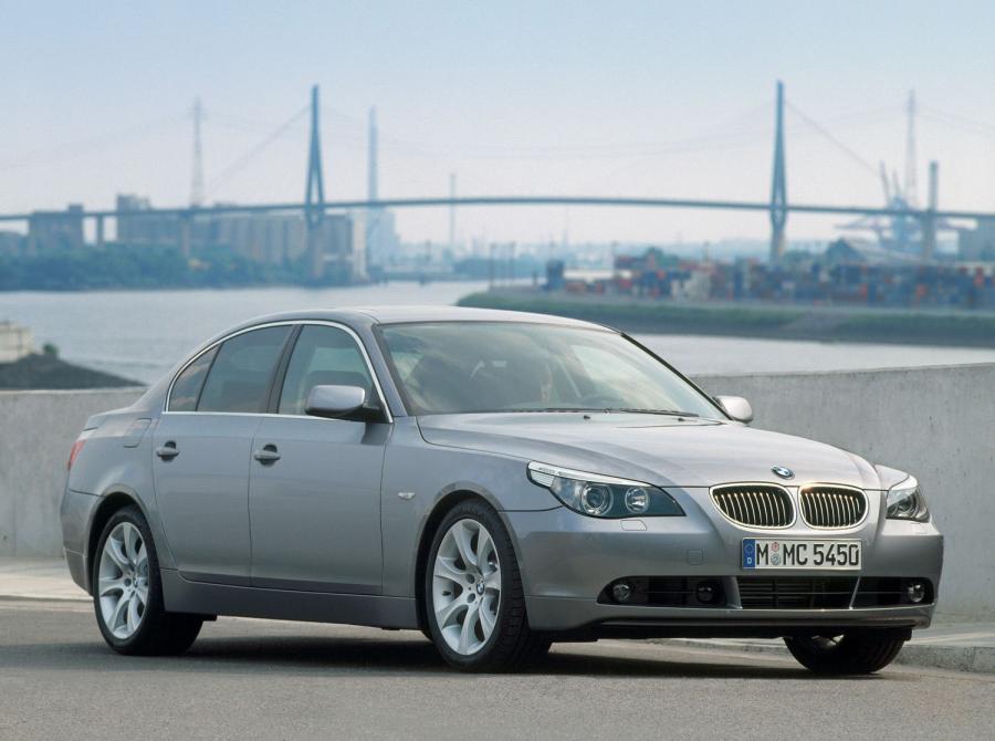  BMW 5-Series 2004 года  (фото 43 из 74)